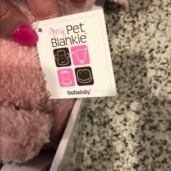 My pet blankie - Picture 2 of 3